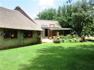 4 ha Farm in Skeerpoort
