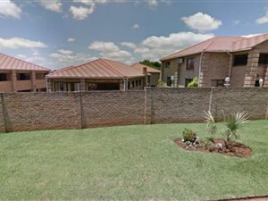 20 Bed House in Signal Hill
