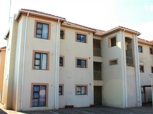 2 Bed Apartment in Vanderbijlpark Central