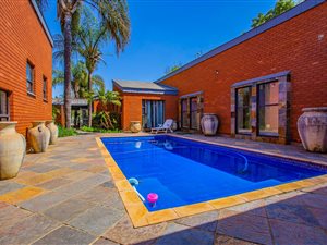 5 Bed House in Eldoraigne