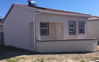 3 Bedroom House in Lentegeur