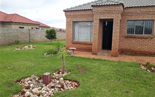 2 Bedroom House in Nylpark