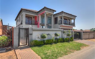 4 Bedroom House in Orlando West