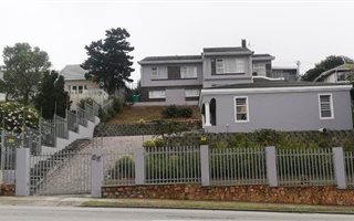 6 Bedroom House in Mount Croix
