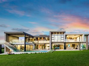 5 Bed House in Steyn City