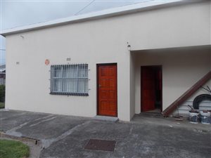 1 Bedroom House in Grassy Park