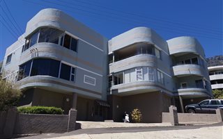 2 Bedroom Apartment in Vredehoek