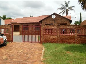 3 Bed House in Doornpoort and surrounds