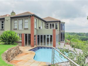 6 Bedroom House in Cornwall Hill