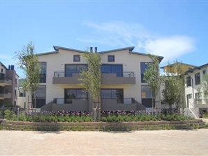 3 Bed Apartment in Somerset West Central