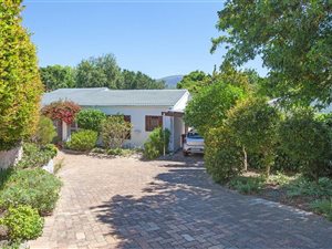 3 Bed House in Constantia