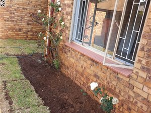 3 Bed Townhouse in Zwartkop