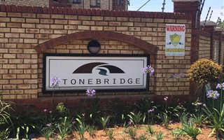 2 Bedroom Townhouse in Randpark Ridge