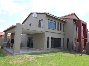 4 Bed House in The Meadows