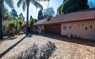 3 Bedroom House in Fontainebleau