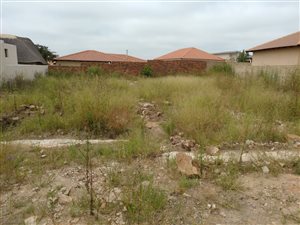 500 m² Land available in Aqua Vista