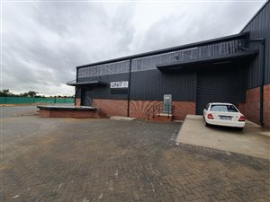 911 m² Industrial space in Dainfern