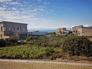 422 m² Land available in Dana Bay