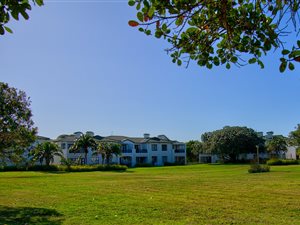 2 Bed Apartment in Keurboomstrand