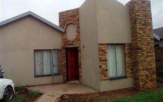 2 Bedroom House in Kagiso