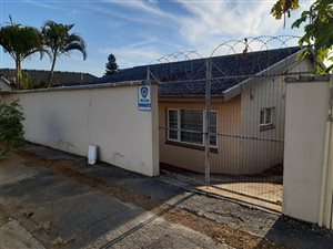 5 Bed House in Carrington Heights