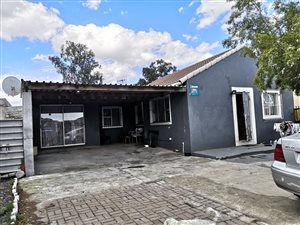 2 Bed House in Camelot