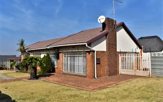 3 Bedroom House in Woodmere