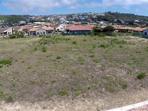 590 m² Land available in Plettenberg Bay