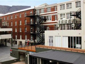 804 m² Commercial space in Woodstock