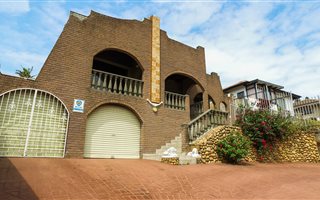 7 Bedroom House in Merebank