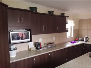 5 Bed House in Woodhaven