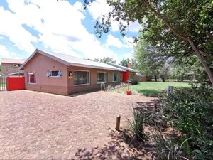 320 m² Commercial space in Meyerton Central