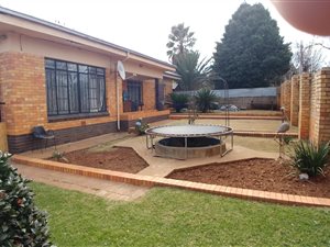 4 Bed House in Primrose