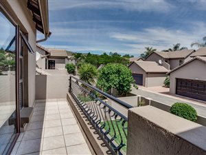 2 Bed Apartment in Amorosa
