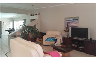 4 Bedroom House in Orchards