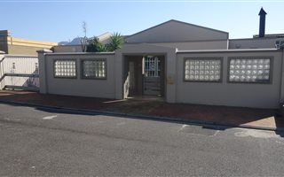 4 Bedroom House in Ottery