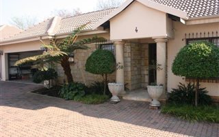3 Bedroom Cluster in General Alberts Park