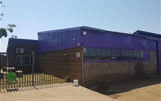 800 m² Commercial space in Hamilton
