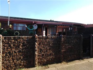 2 Bed Townhouse in Hermanstad