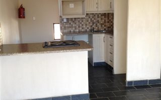 2 Bedroom Townhouse in Langenhoven Park
