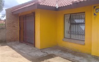 2 Bedroom House in Lesedi Park