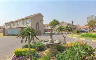 2 Bedroom Duplex in Greenstone Hill