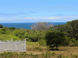 750 m² Land available in Cintsa