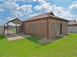 3 Bedroom House in Clayville