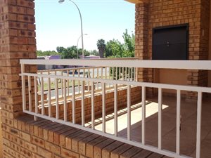 2 Bed Apartment in Vanderbijlpark SE2