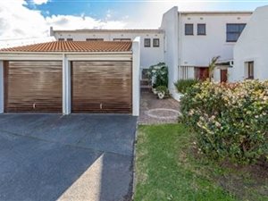 2 Bed House in Somerset West Central