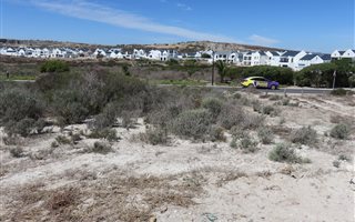 350 m² Land available in Calypso Beach