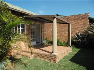 2 Bed House in Magalieskruin