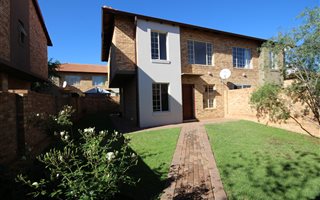 3 Bedroom House in Oukraal Estate