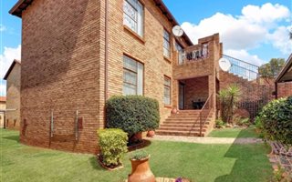 2 Bedroom Apartment in Wilgeheuwel